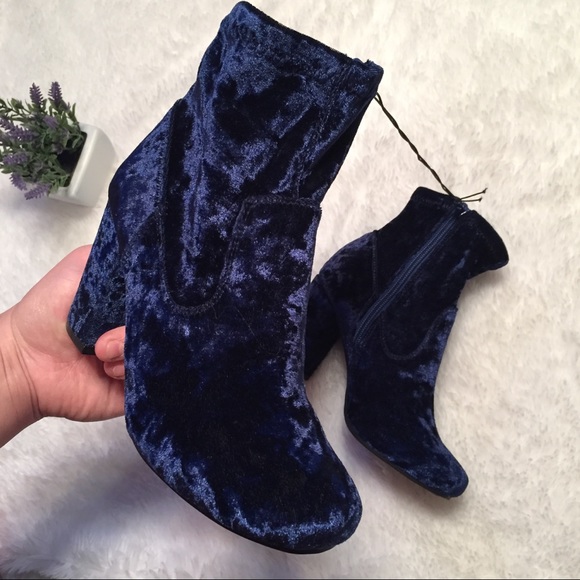 NWOB Carlos Santana blue velvet chunky bootie heel - Picture 6 of 6
